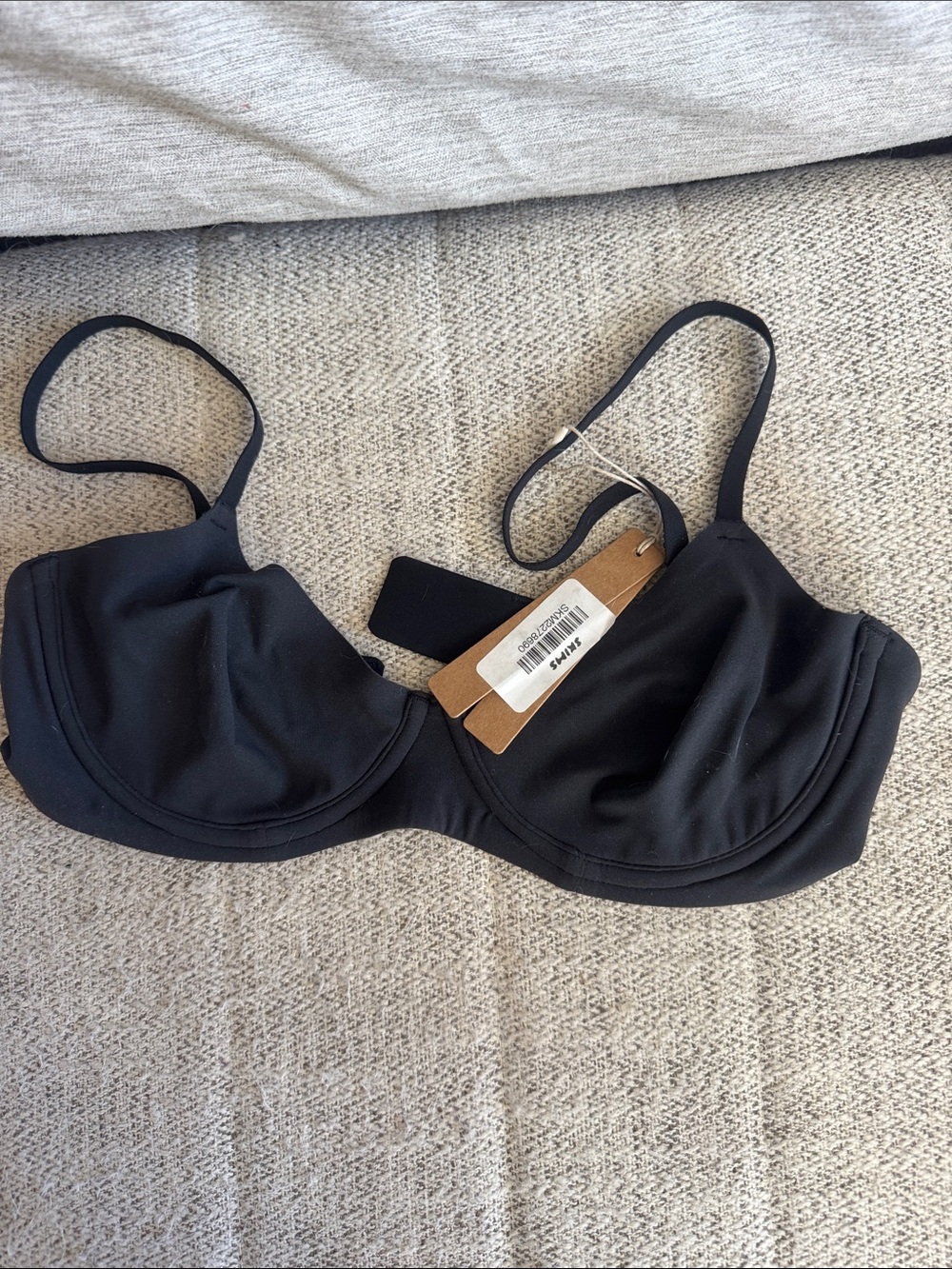 SKIMS Fits Everybody Unlined Demi Bra in Onyx